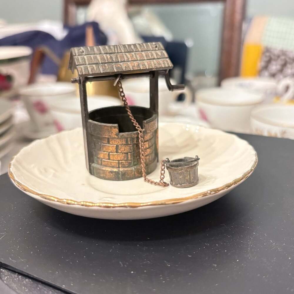 Durham Industries Vintage DieCast Metal Miniature Wishing Well